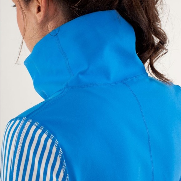 Lululemon Daily Yoga Jacket Beaming Blue / Classic Stripe Polar Cream sz 6 - Picture 13 of 14